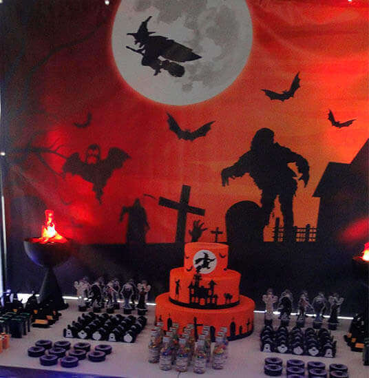 Decoração Halloween com mesa temática terror para festa